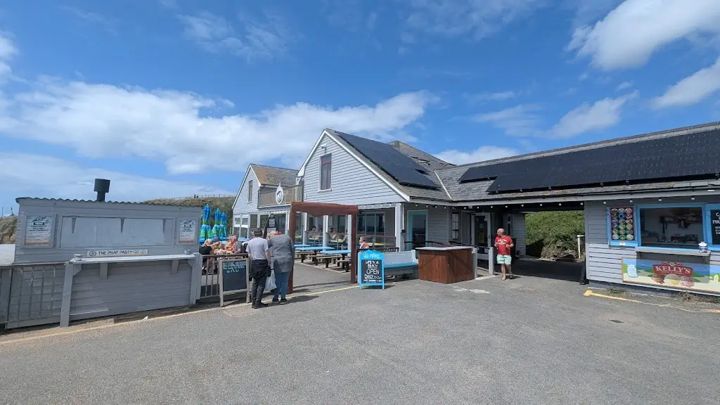 Elliot_Life's A Beach_Bude_review