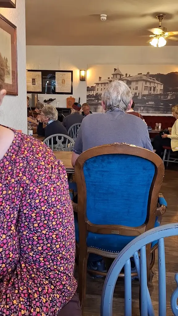 The Coachman's Bar & Grill_Bude_slider_image_2