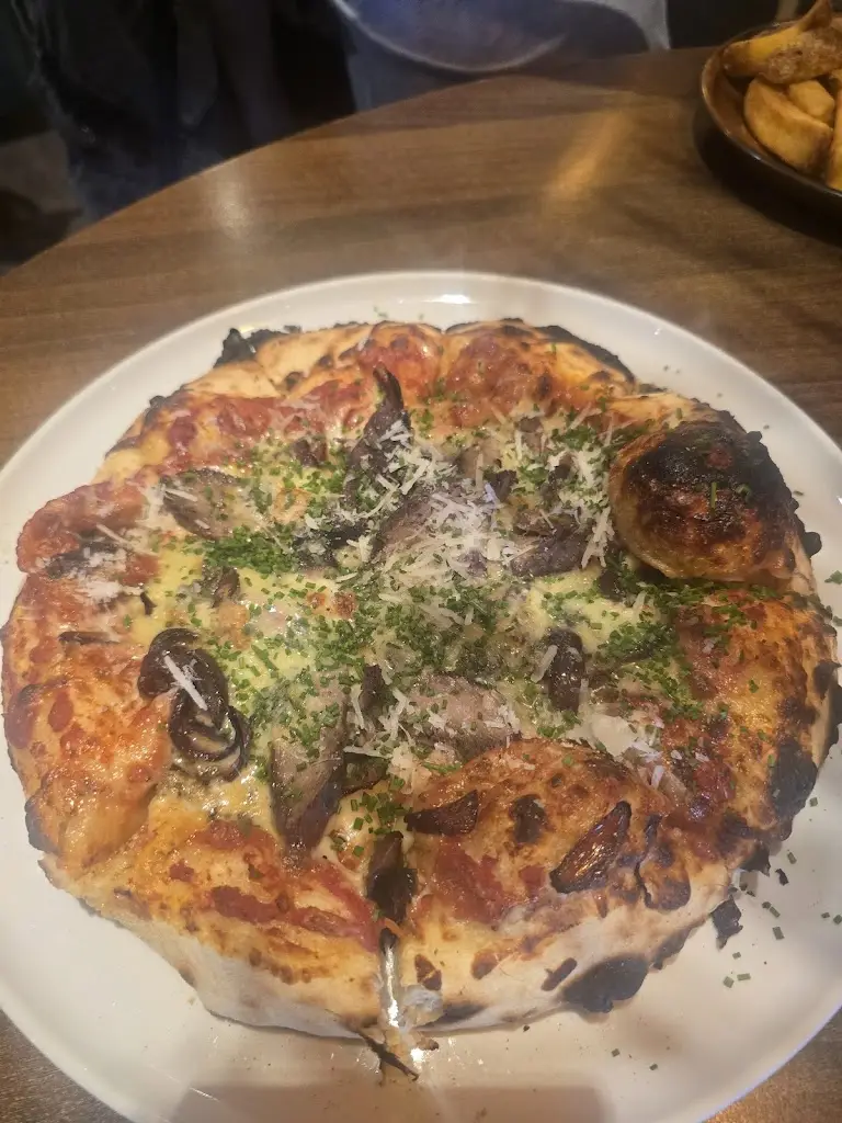 Leon Tyler_TJ's Bar and Kitchen_Bude_review