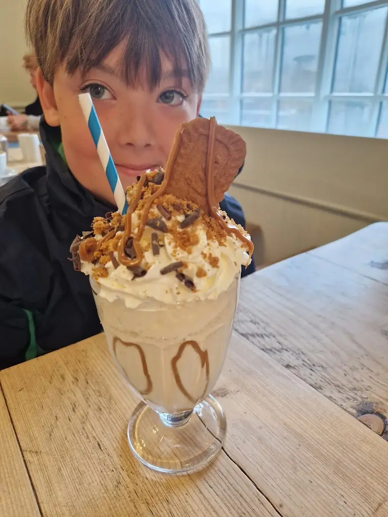 Anna Willoughby_Buffy's_Bude_review