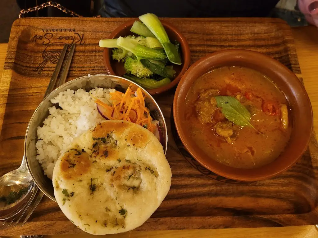 B Theman_Chariya's Kitchen_Alton_review