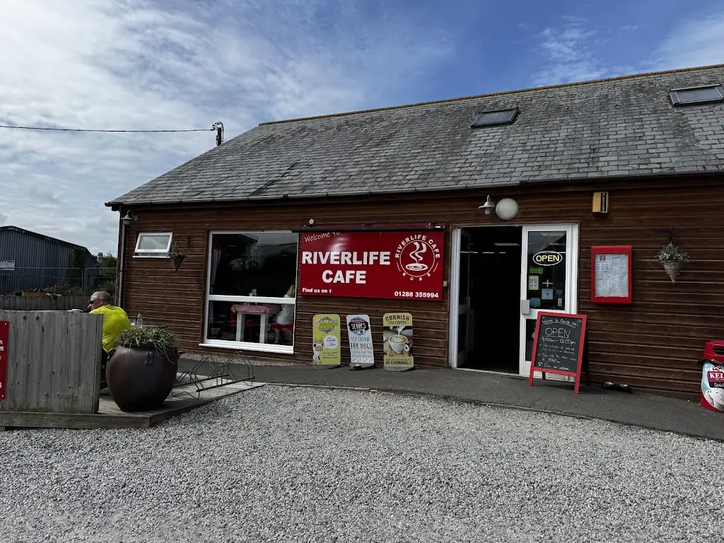 Riverlife Cafe_Bude_slider_image_1