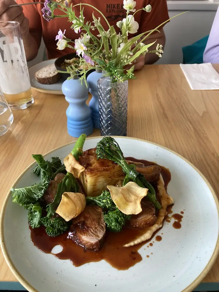 Llewi_Bay View Inn_Bude_review