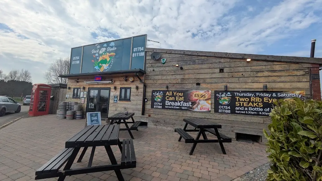 The Duck and Drake Bar and Restaurant_Burgh le Marsh_slider_image_1