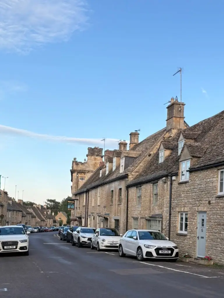 Madeline Meseke_The Royal Oak_Burford_review