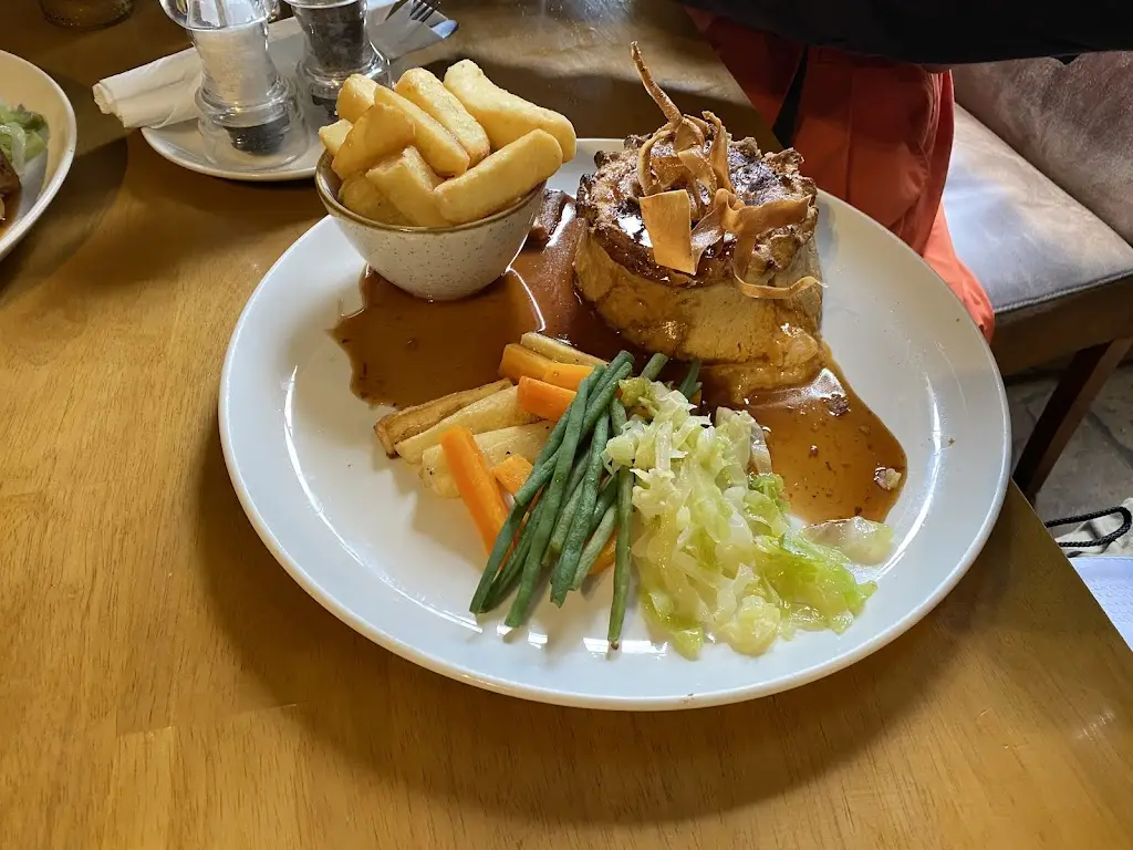 The Royal Oak_Burford_slider_image_2