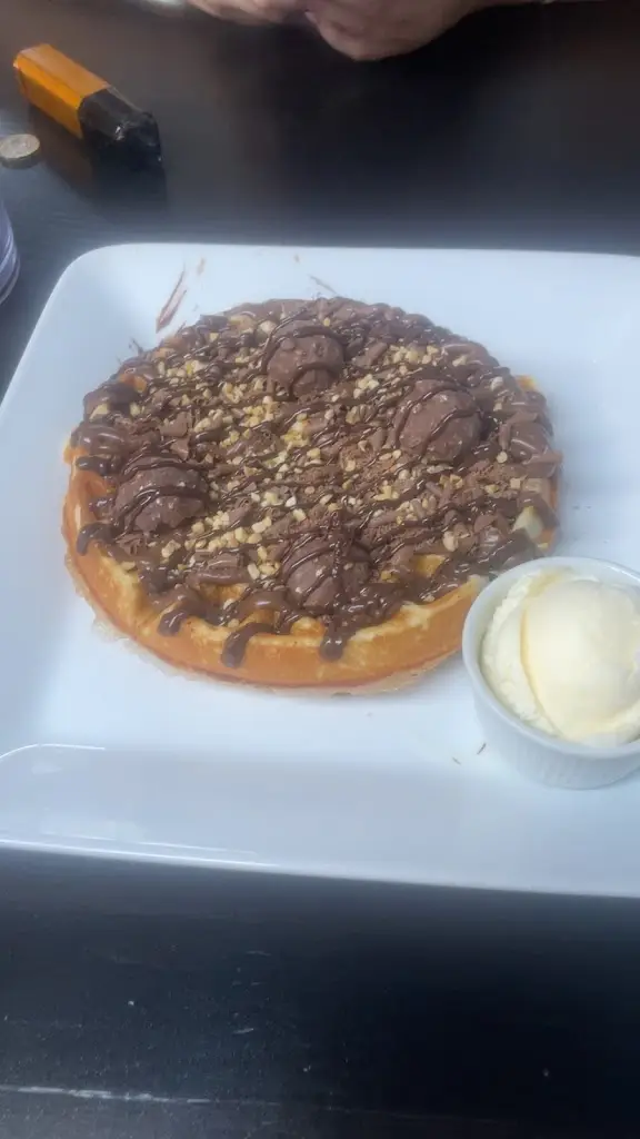 Don Bingham_Bu'Berries Cafe_Bulkington_review