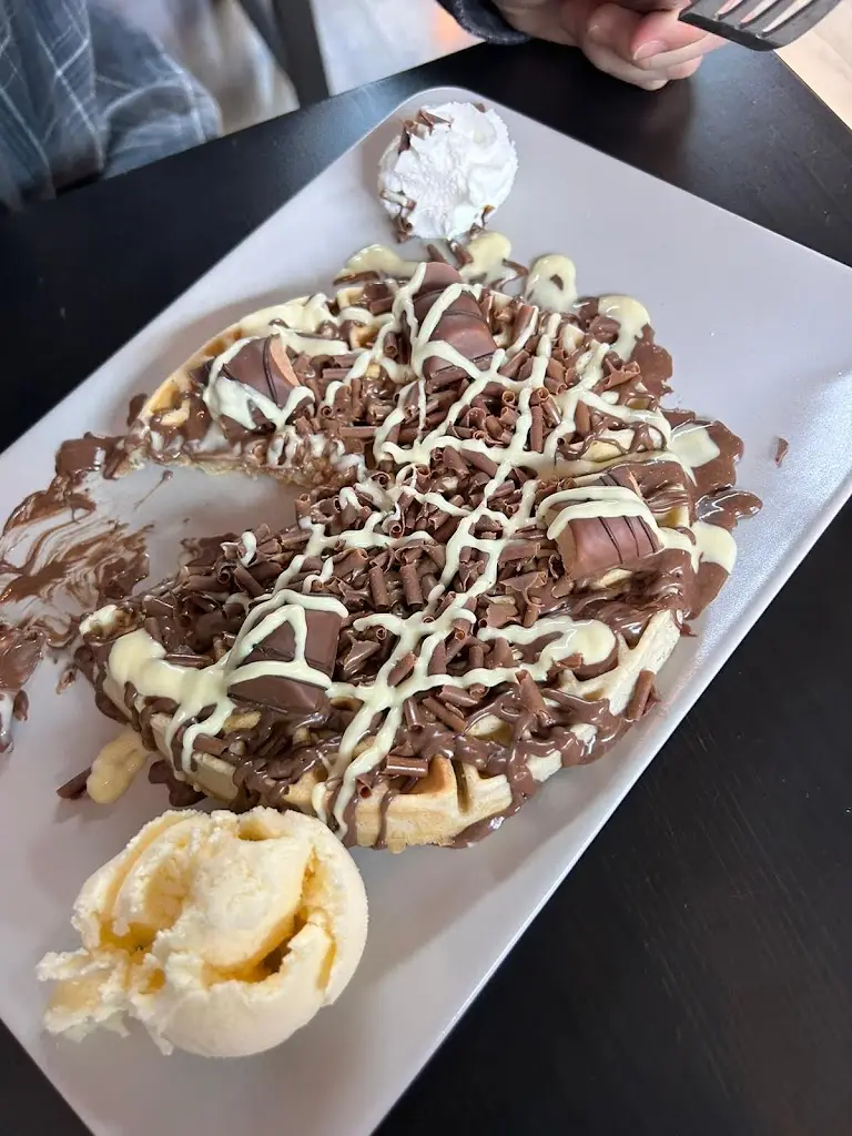 Bu'Berries Cafe_Bulkington_slider_image_3