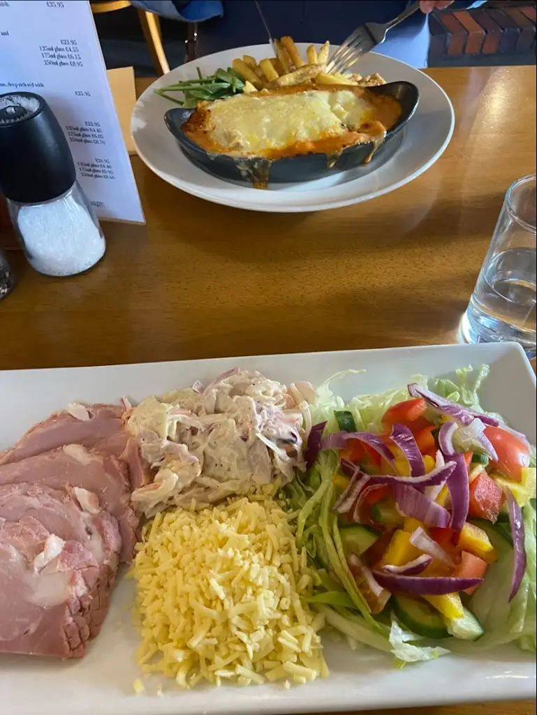 The Shilton Arms_Bulkington_slider_image_2