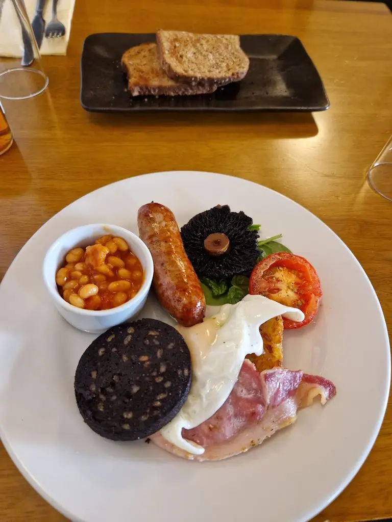 The Shilton Arms_Bulkington_slider_image_3