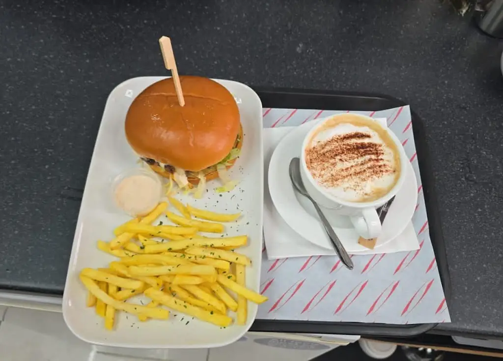 Cafe Lamees_Bulkington_slider_image_2