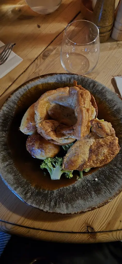 Catherine Barry-Venter_The Sun Inn_Alton_recensione