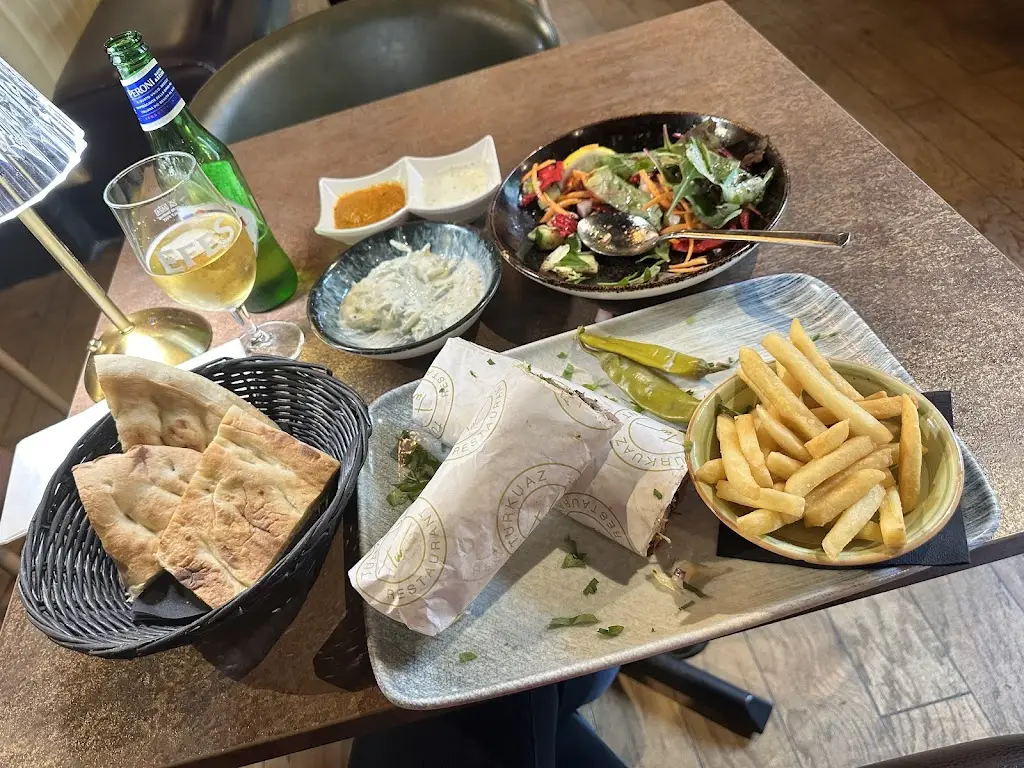 Evie Meechan_Turkuaz Rochester_Burham_reseña