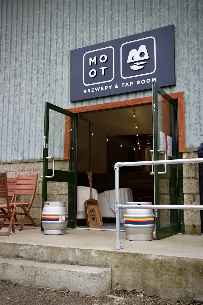 Moot Brew Co Brewery & Taproom_Burham_slider_image_1