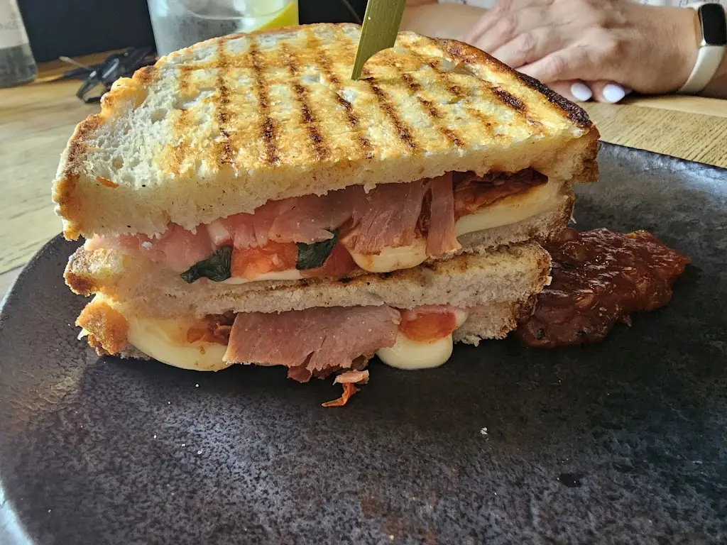 Emma Huthart_The Cheese Room Botanicals_Burham_review