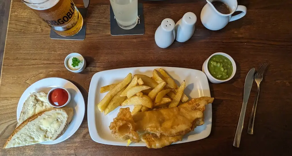 Ade C_Cross Keys_Burbage_review