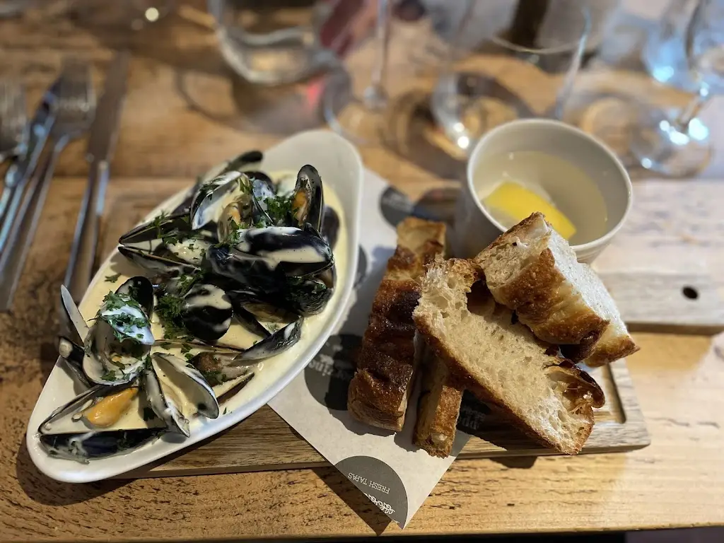 Marta Luis_The Sycamores_Burbage_review