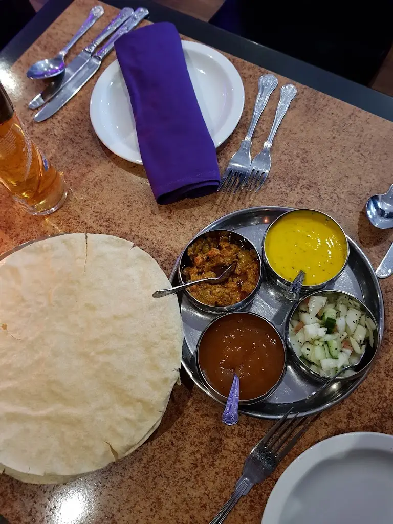 Menu_The Windsor Tiffin_Burbage_image_6