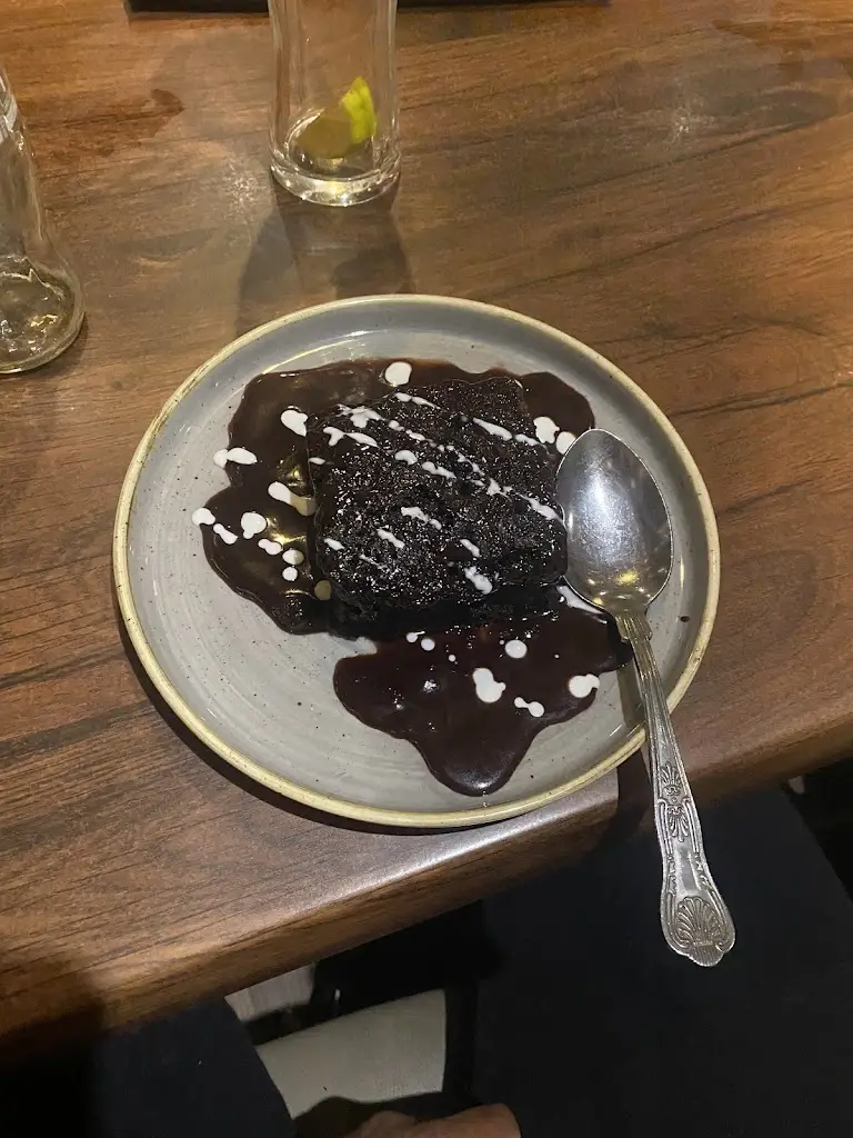 Matthan Fernandes_The Windsor Tiffin_Burbage_review