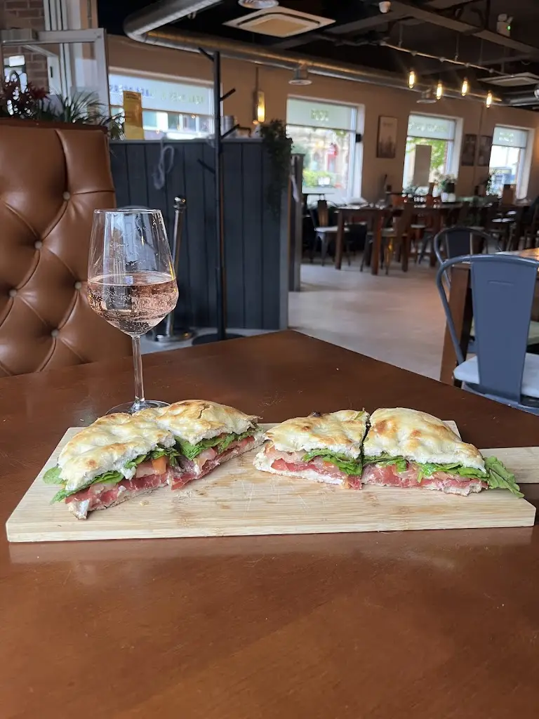 Carly Charles_Pane e Gusto_Burbage_review