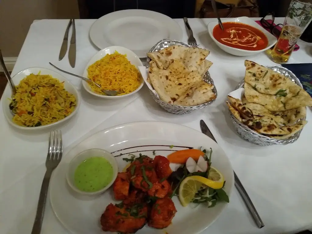 alan morris_Everest Dine- Hinckley_Burbage_review