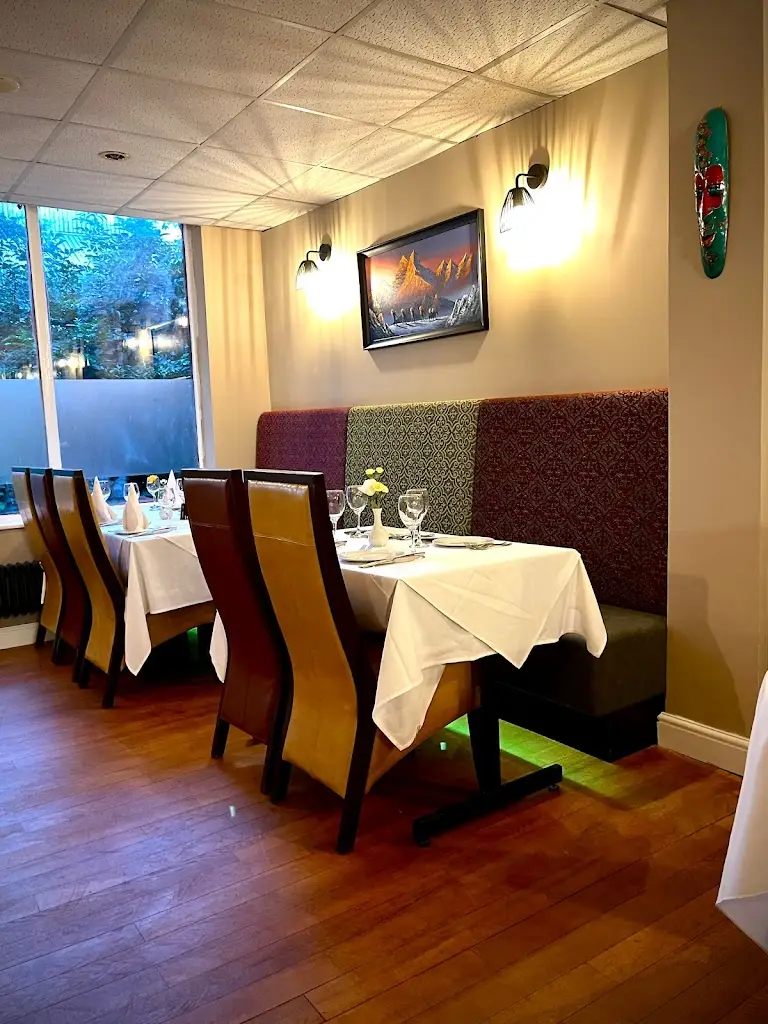 Everest Dine- Hinckley_Burbage_slider_image_3