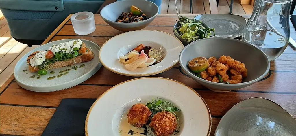 Rishi Chauhan_Barnacles Restaurant & Bar Bistro_Burbage_review