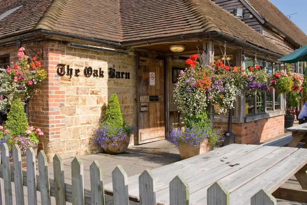 The Oak Barn Bar & Restaurant_Burgess Hill_slider_image_1