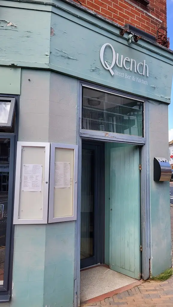 Quench Bar & Kitchen_Burgess Hill_slider_image_1