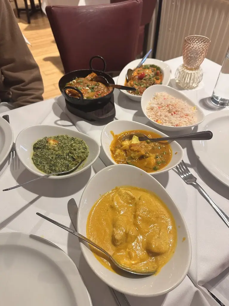 Sophia Blue_The Masala Club_Burgess Hill_reseña