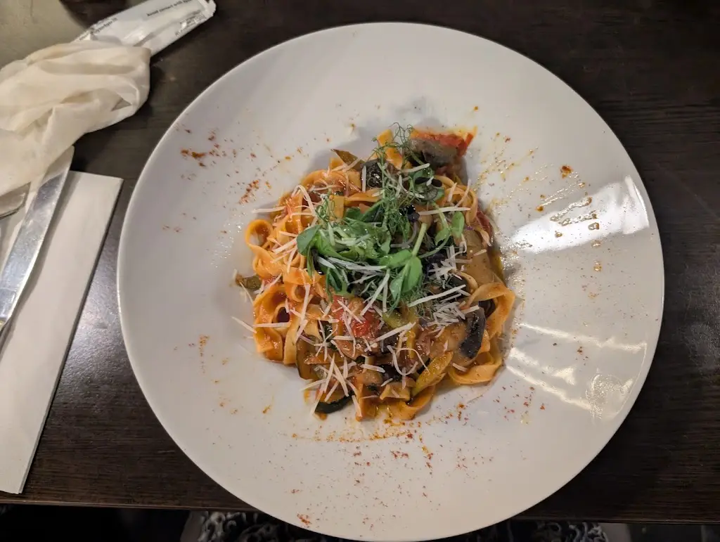 Fiano_Bungay_slider_image_3