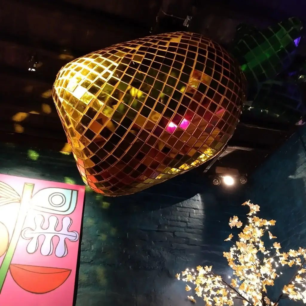 Elisa_The Mayfair_Bungay_reseña