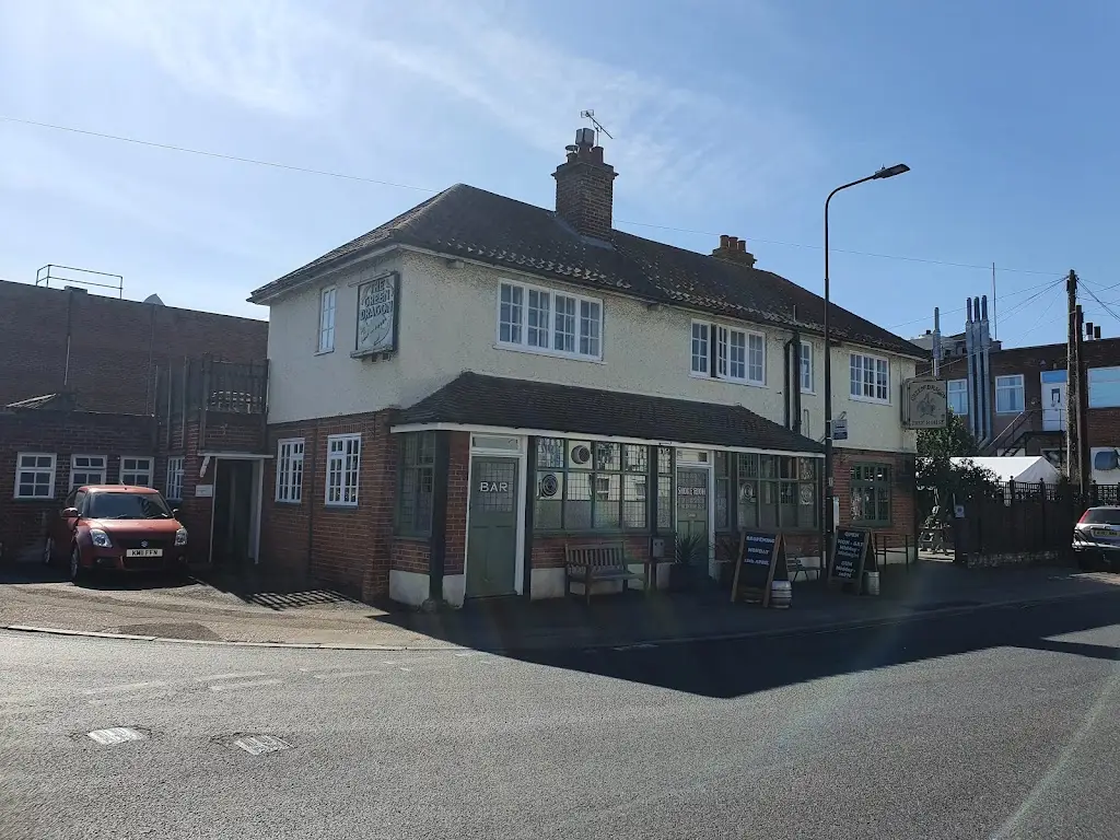 Julian White_Green Dragon_Bungay_recensione