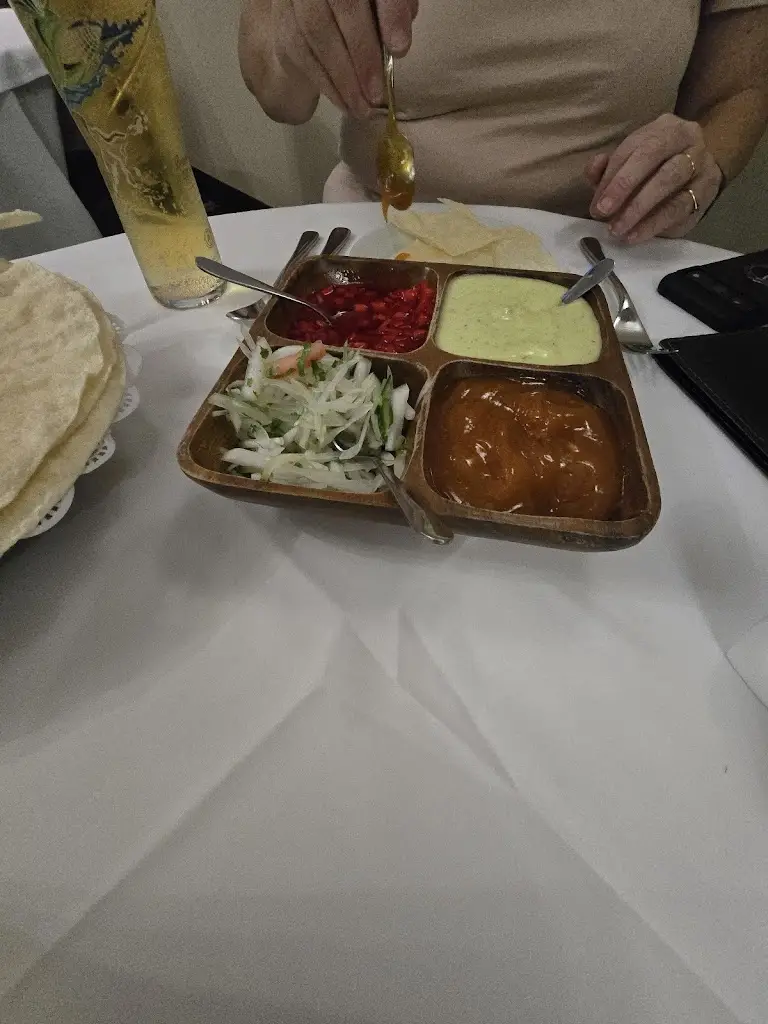 Duncan Clowes_Roti II & Kings Head_Bungay_review