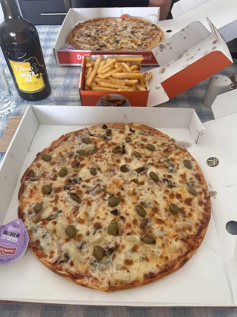 Sonia Anne_Golden Pizza Earsham_Bungay_review