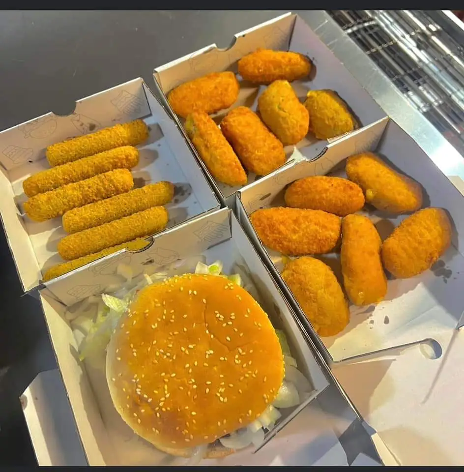 Golden Pizza Earsham restaurant in Bungay