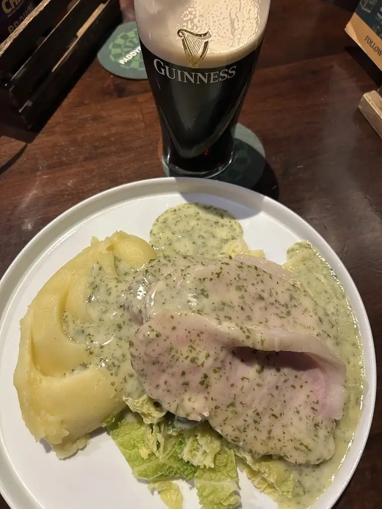 Tom B_Mccaffertys Bar & Guest House_Bulphan_review