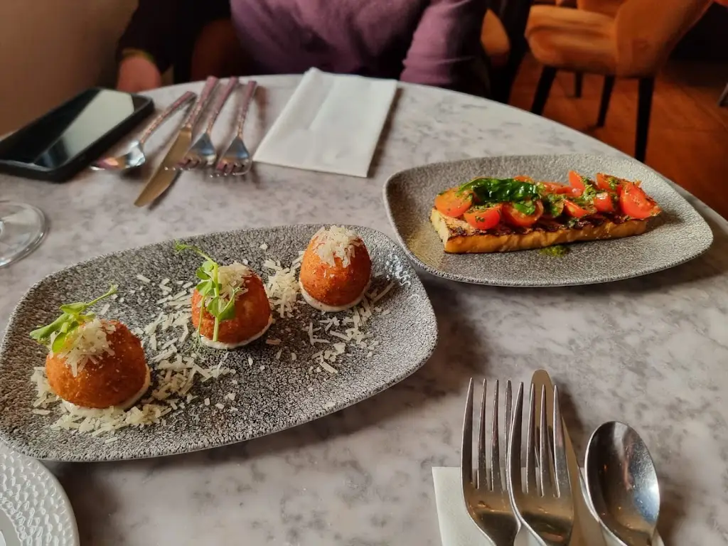 Will Haisman_Fratelli Cicchetti_Ampthill_review