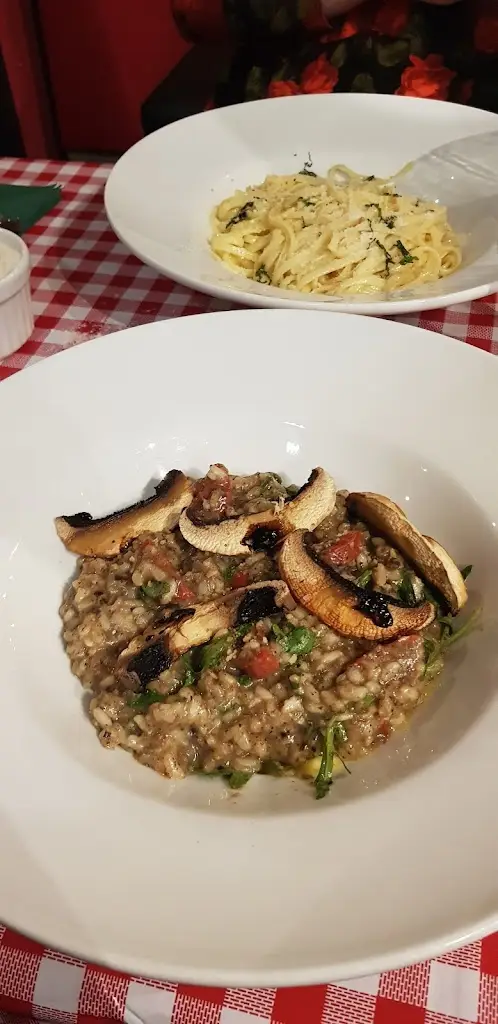 Menu_Gino’s Taverna_Bulphan_image_8