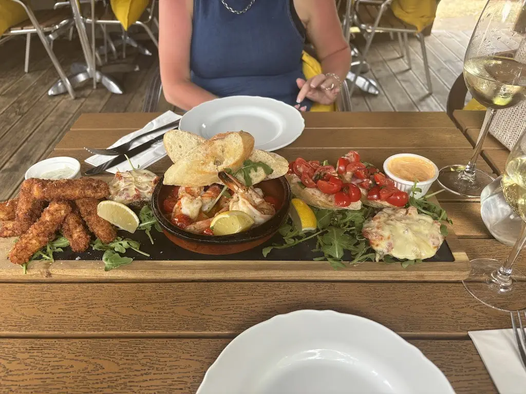 Kim Cormick_Gino’s Taverna_Bulphan_review