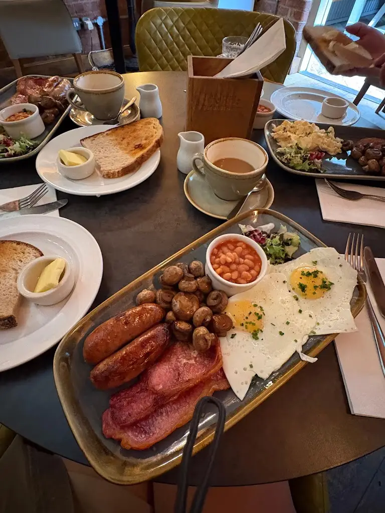 Sharon N_The Hide Café Bar_Ampthill_review