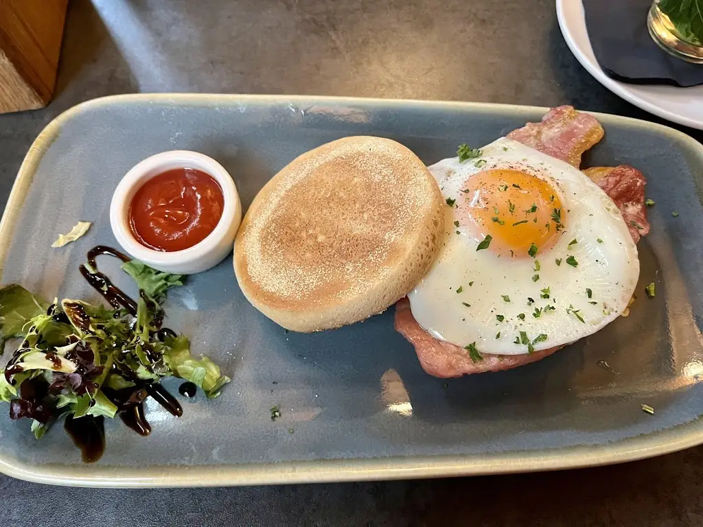 The Hide Café Bar_Ampthill_slider_image_2