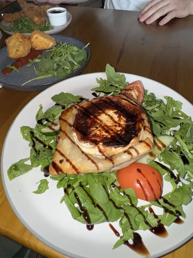 Alisha Barnard_Take A Gander_Burringham_review