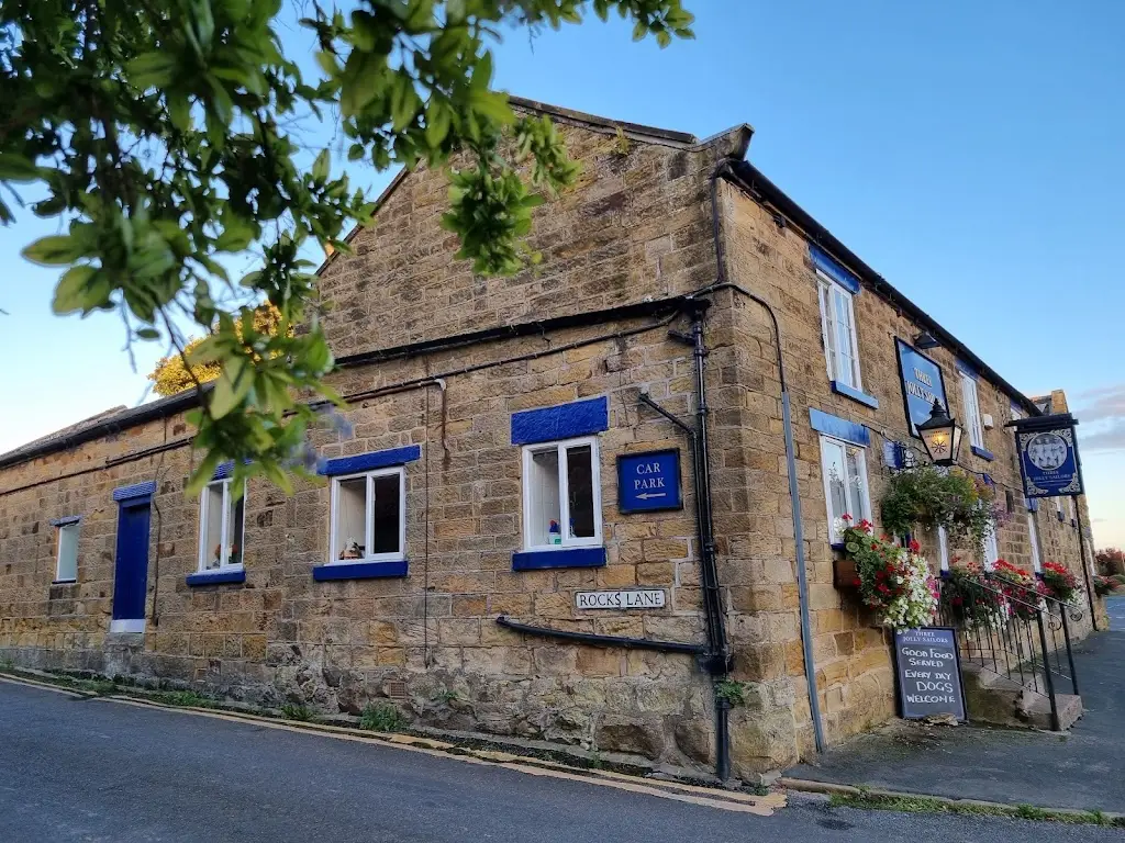 Three Jolly Sailors_Burniston_slider_image_3