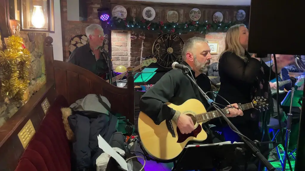 The Oak Wheel Pub_Burniston_slider_image_2