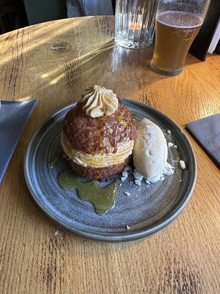 Edward Ash_The Plough, Scalby_Burniston_review