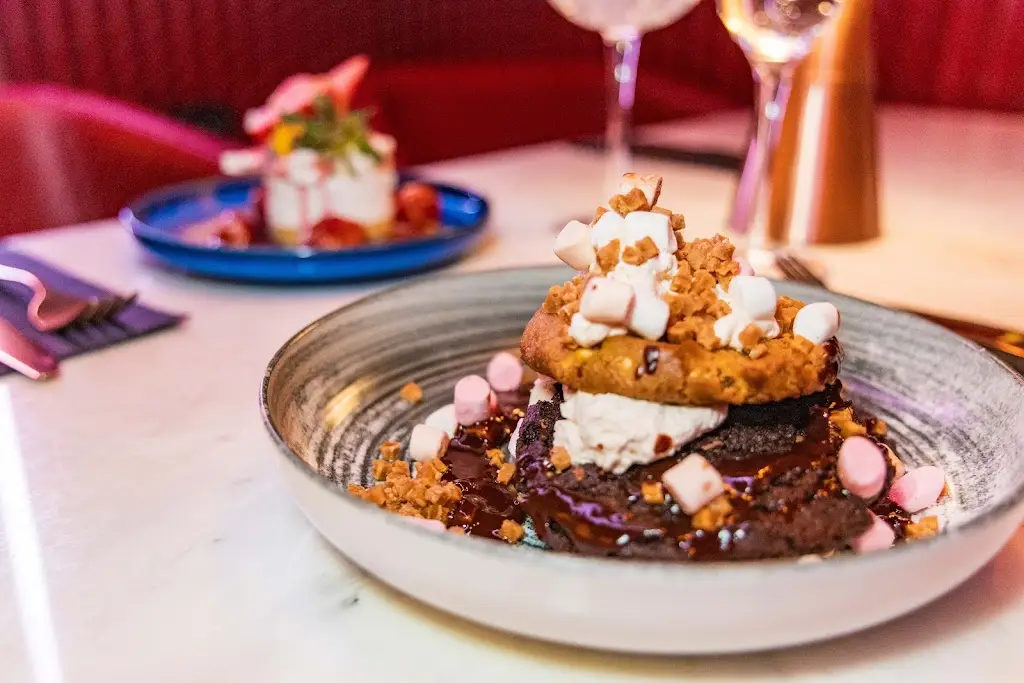 Isabel's Restaurant & Bar_Burton_slider_image_3