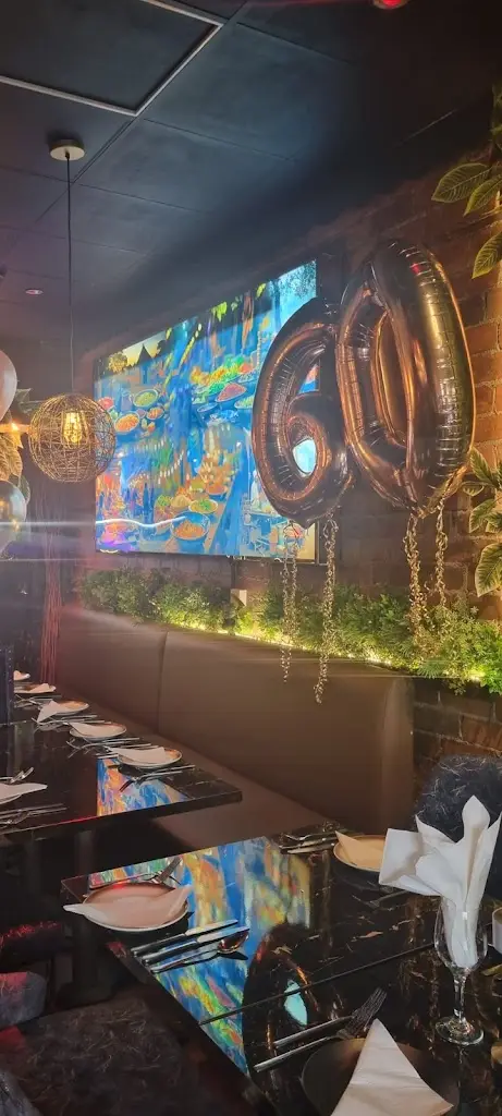 Cathy Clark_Mumbai Village_Burley in Wharfedale_recensione