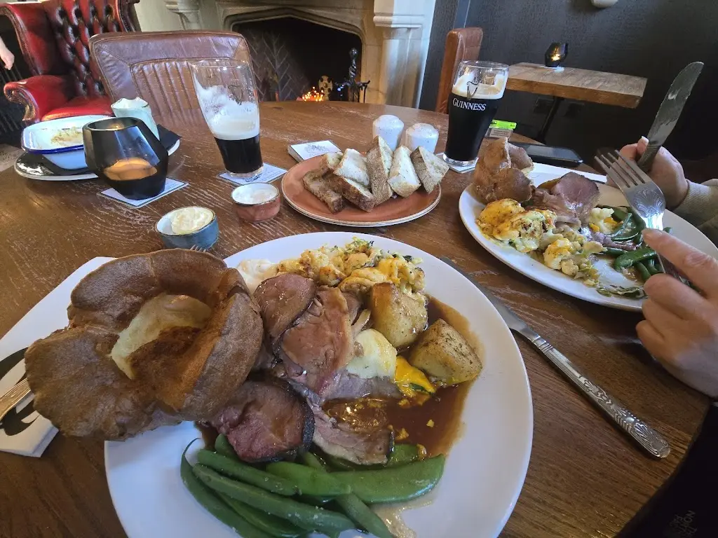 Anthony McCartney_The Queens Head_Burley in Wharfedale_review