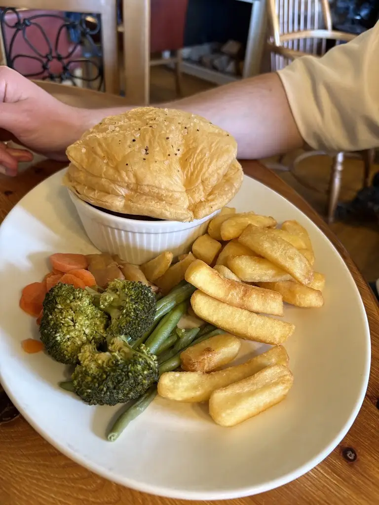 Olivia McCormack_The Greyhound Inn_Burton on the Wolds_recensione